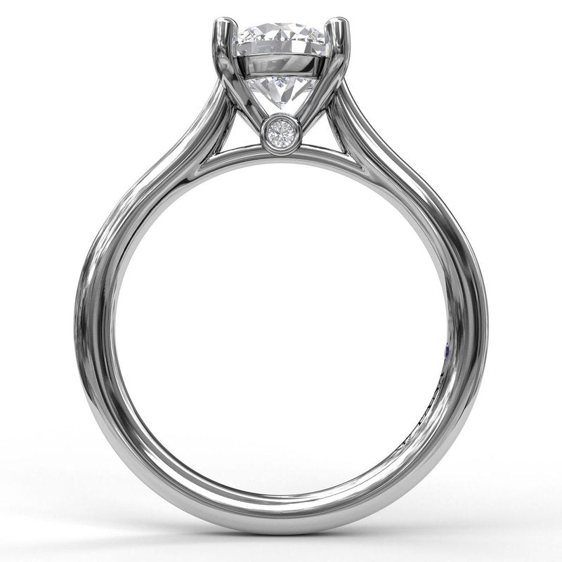 14K White Gold Classic Round Cut Solitaire Engagement Ring | FANA