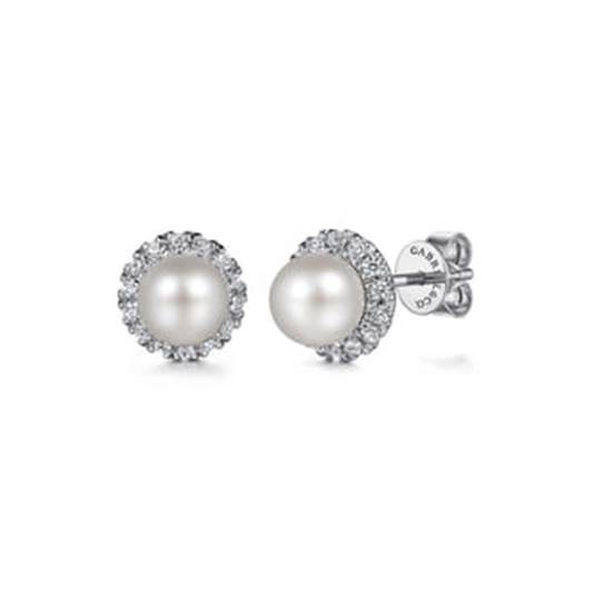 The Gabriel & Co 14K diamond and pearl studs (SN: S2079323) feature round white pearls at the center, each encircled by sparkling diamonds set in 14K gold.