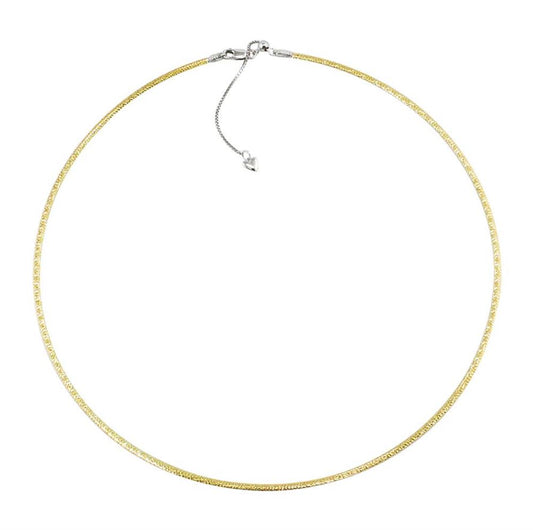 The 14K Reversible Omega Chain with Rose and Yellow Gold by Bellarri forms a perfect circle and features an elegant, delicate design. It includes a small, adjustable clasp with an additional chain extension, allowing length customization from 17" to 19". This necklace embodies timeless beauty with its simple yet sophisticated style.