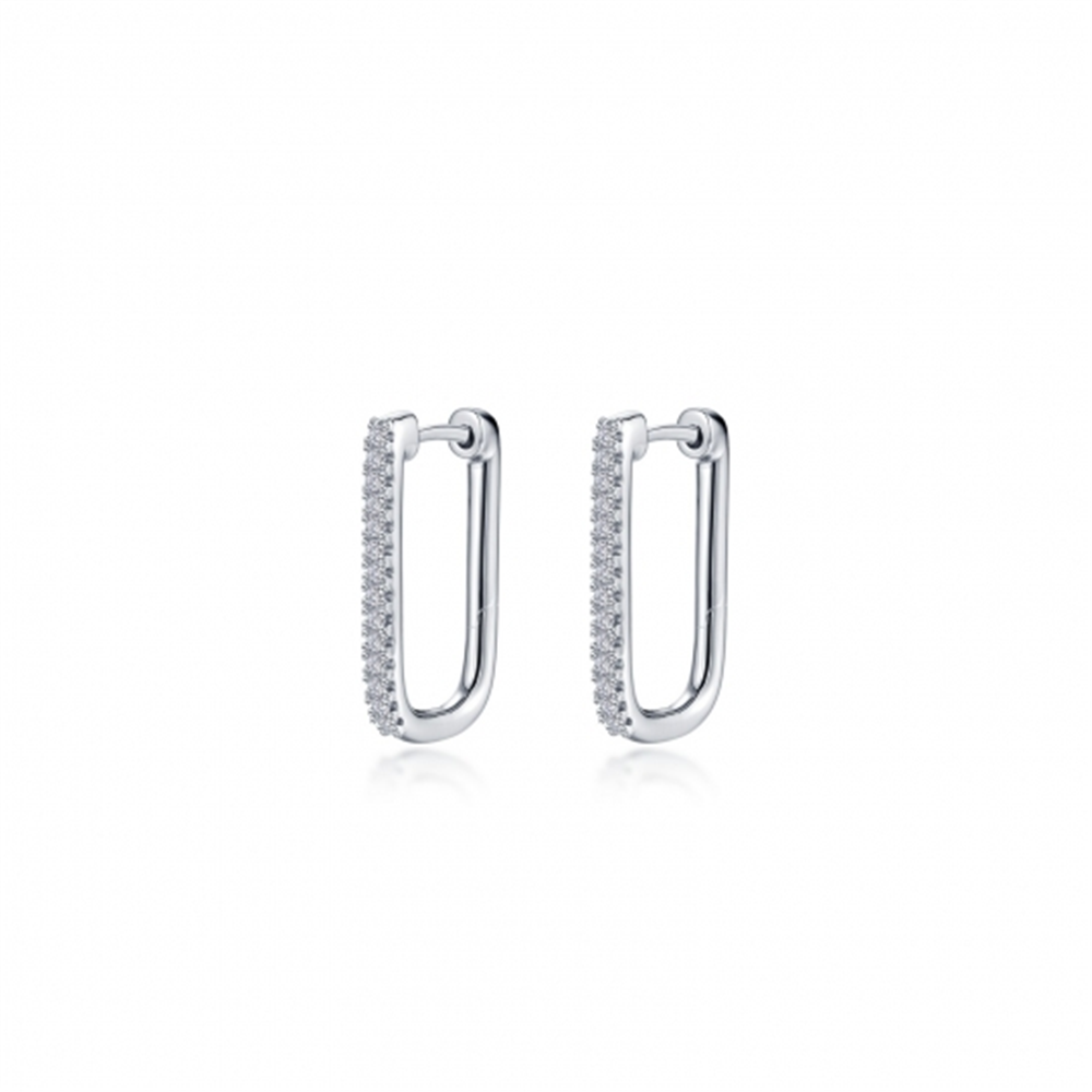 Presenting the W larger rectangle pave hoops by Lafonn – a stunning pair of silver earrings featuring a thin, elongated design. Adorned with small, sparkling diamonds on the outer edge, these hoops exude a sleek and elegant appearance. With their minimalist style, these earrings are perfect for both casual and formal wear.