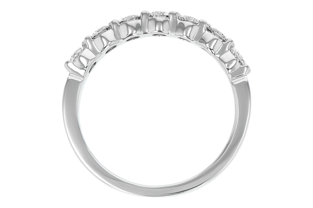 Ladies Diamond Wedding Ring with 7 stones, with 0.75 carats of Diamonds